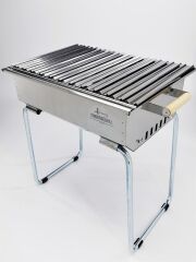 Kömürlü Portatif Mangal – 35×60 cm Pişirme Alanı, 430 Krom Gövde, Ahşap Kulplu, Ergonomik 65 cm Yükseklik